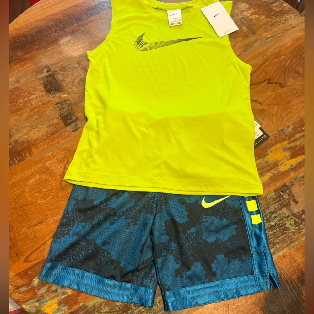 NWT Nike Boys 2 Piece Shorts Set - Picture 1 of 10